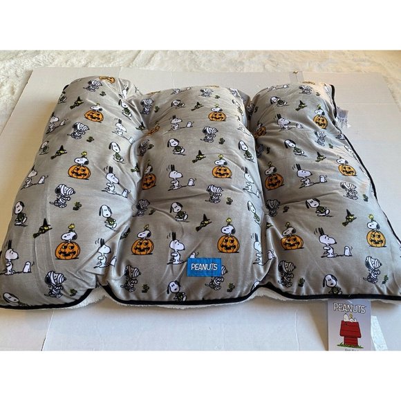 PEANUTS SNOOPY & WOODSTOCK HALLOWEEN Dog PET BED - Picture 6 of 9